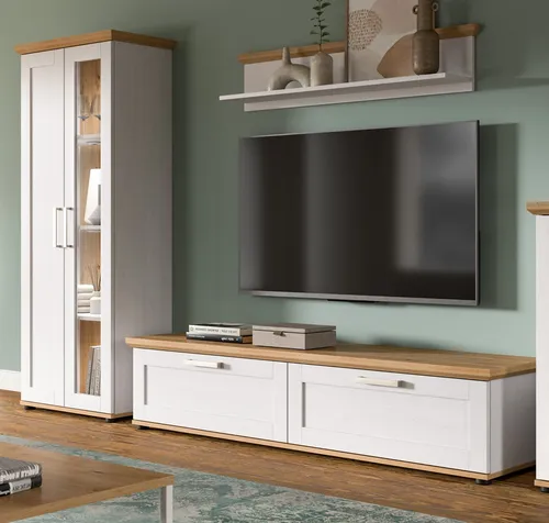 Inn.Furn Wohnwand Mirano - Eiche Artisan & Weiß, 3-teilig für Ihr Wohnzimmer - Die 3-teilige Wohnwand 'Mirano' in weißer Lärche und Eiche Artisan bietet eleganten Stauraum. Mit Vitrine, TV-Lowboard und Wandboard perfekt für Ihr Home Entertainment. FSC-zertifiziert und nachhaltig!