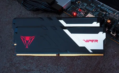 Patriot VIPER VENOM DDR5 RAM 32GB (2X16GB) 6000MHz - RAM PC mit 32GB (2x16GB) DDR5, übertaktbar bis 6000MHz, ideal für Gaming und kreative Anwendungen, unterstützt Intel-XMP 2.0 für optimale Leistung.