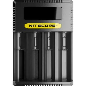 Nitecore Akku-Ladegerät Ci4, universelles 4 Ladeschacht Ladegerät - Netzteile & Ladegeräte, ideal für verschiedene Akkutypen mit schnellem Ladeprogramm und Display zur Ladezustandsanzeige.