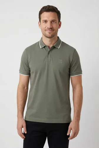 BOSS ORANGE Poloshirt Passertip mit Logo-Badge - Stylisches Poloshirt »Passertip« von BOSS ORANGE, ideal für lässige und sportliche Looks. Mit elastischem Material für hohen Tragekomfort und einem modernen V-Ausschnitt bietet es vielseitige Kombinationsmöglichkeiten.