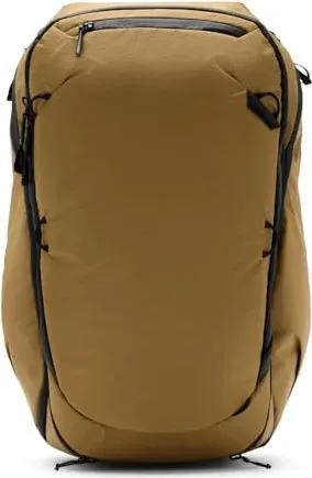 PEAK DESIGN Rucksack Travel Backpack 45L Coyote - geräumiger Reiserucksack mit modularem Packwürfelsystem, ideal für abenteuerliche Reisen und Outdoor-Aktivitäten