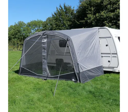 your GEAR Otranto Air - Aufblasbares Sonnenvordach für Wohnwagen - Vorzelte mit 9,5 m² Wohnbereich, schneller Aufbau und Panorama Vorderwand mit großen Fenstern. Hochwertiges 210D Oxford Material bietet optimalen Wetter- und Sonnenschutz.