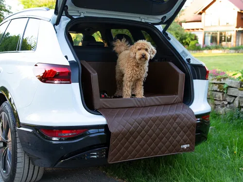 CopcoPet Travel Bed - Hundebett für Kofferraum 70x55x38cm - Hundebetten: Wasserabweisendes und kratzfestes Hundebett für den Kofferraum, rutschfest und robust mit Schutzdecke, ideal für Reisen mit Ihrem Hund.