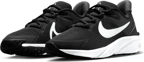 Nike Star Runner 4 NN GS Jugend Sportschuhe - Leichte, atmungsaktive Sportschuhe mit hervorragender Dämpfung und optimaler Traktion. Ideal für aktive Kids, die Komfort und Style schätzen. Hergestellt aus recycelten Materialien.