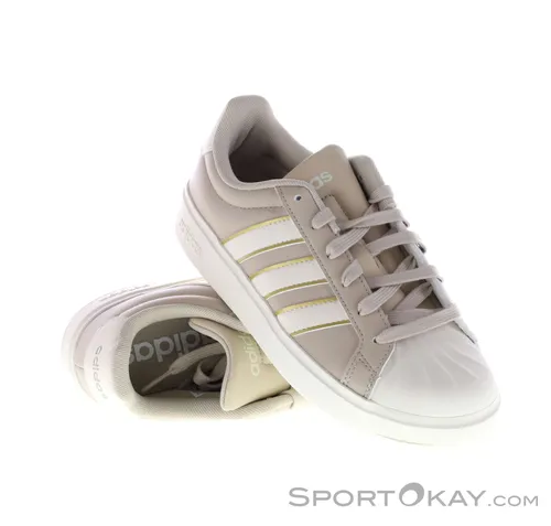 adidas Women's Streettalk Sneaker 41 1/3 | EU 41 beige - Bequemer, atmungsaktiver Sneaker von adidas in Beige, ideal für den Alltag. Der Logopatch verleiht einen sportlichen Look. Entdecken Sie weitere adidas Angebote im Bergfreunde.de Online-Shop!