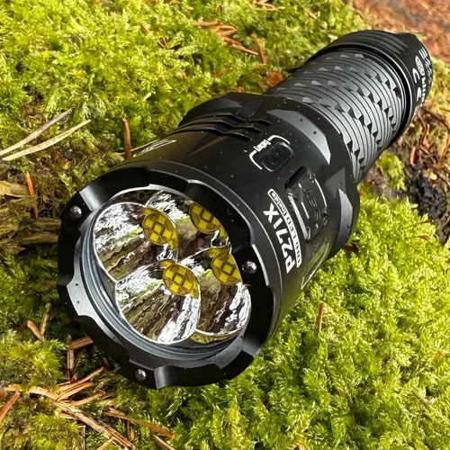 Produktbild Nitecore P27iX – Polizei Taschenlampe mit Spot-& Flutlicht, 5000 lm, Akku, USB-C