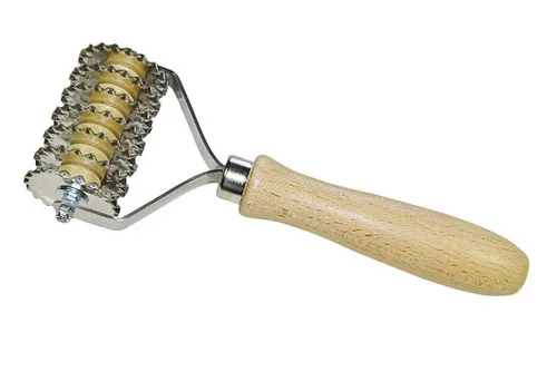 Teigroller Teigschneider (7 Klingen, Wellenrand) - Fettuccine Tagliatelle Fileja