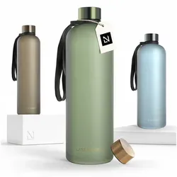 LARS NYSØM Trinkflasche Blæst 1500 ml – Grün mit Hydrationsskala