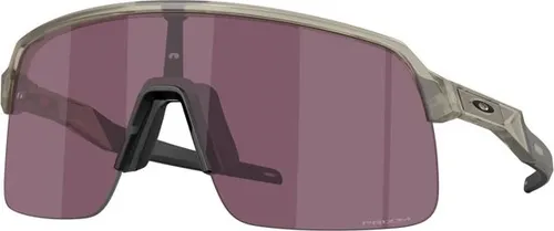 Oakley Sutro Lite Matte Grey Ink Prizm Road Black - Sportbrille mit verbessertem Sichtfeld und Prizm-Glastechnologie für optimale Farb- und Kontrastwahrnehmung. Ideal für urbanen Radfahrer und aktive Sportler.