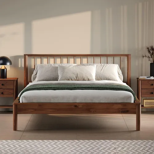 IDIMEX Doppelbett APOANA aus Massivholz 180x200 cm, Kastanie – Skandinavisches Design mit Lattenrost - Kompaktes Doppelbett in Kastanien-Optik für erholsamen Schlaf. Mit stabiler Mittelstrebe und Lattenrost ideal für jedes Schlafzimmer. Zeitloses skandinavisches Design für eine gemütliche Atmosphäre.