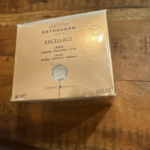 Esthederm Eau Cellulaire Gel 50 Ml - Reinigungsschaum & Gele für das Gesicht, spendet langanhaltend Feuchtigkeit und ist ideal für den täglichen Gebrauch.