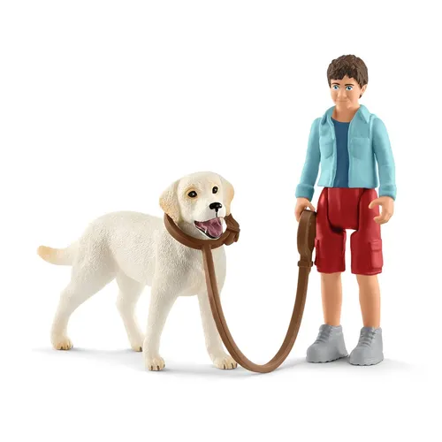 Schleich 42478 Farm World Walking with Labrador Retriever - Spielset mit beweglicher Figur und Hund, ideal für fantasievolles Spielen ab 3 Jahren