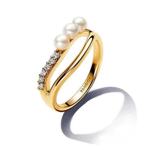 PANDORA Essence Doppelband-Ring mit Süßwasserzuchtperle - Eleganter Damenring aus Sterling Silber mit vergoldeter Metalllegierung, einzigartigen Süßwasserzuchtperlen und funkelndem Pavé, ideal für besondere Anlässe.