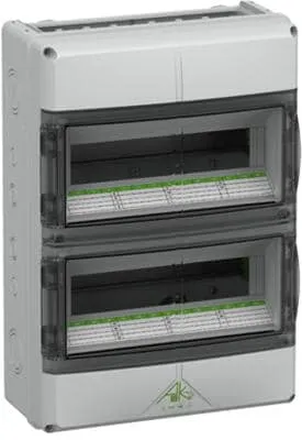 Spelsberg AK-F 28 Kleinverteiler IP 65 - Aufputz-Verteiler 2-reihig, mit IP65 Schutzart und 28 Teilungseinheiten, ideal für optimale Kondenswasserreduktion dank integrierter Belüftungselemente.