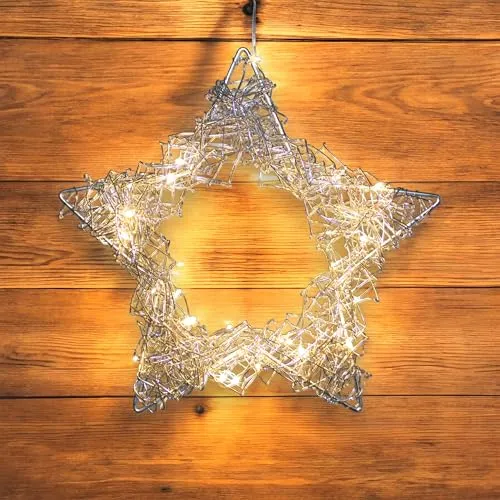 LED Draht Stern zum Hängen Ø 30 cm - Silber mit Timer - Schöner Deko Kranz mit 30 warmweißen LEDs, ideal für die Weihnachtszeit. Mit praktischer Timer-Funktion für 6 Stunden Licht und 18 Stunden Pause. Perfekt für stimmungsvolle Innendekoration.