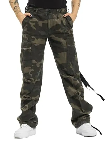 Brandit Women M65 Pants - Dark Camo, Größe 28 - Damen-Hosen im Vintage Cargo Style, aus 100% Baumwolle mit regulierbarer Bundweite für optimalen Tragekomfort und Dehnfalten im Kniebereich.