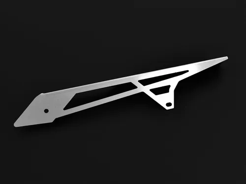 Yamaha FZS 600 Fazer Kettenschutz, silber Clean IBEX - Kettensätze, hochwertiger Edelstahl geschliffen für stilvolle Optik und einfache Montage an Originalpunkten, inkl. Montagematerial.