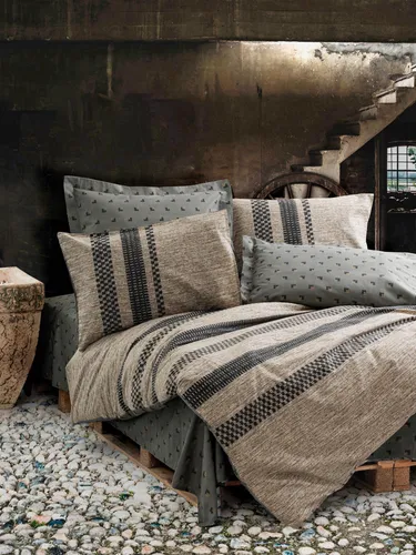 L'Essentiel Linge de Maison Arlo - Doppelbett-Bettbezug-Set 200x200 cm aus 100% Baumwolle - Hochwertiges Ranforce Doppelbettdeckenbezug-Set aus 100% Baumwolle für ultimativen Komfort. Praktische Verschlusssysteme und elegantes Design in Braun, Schwarz und Grau sorgen für eine stilvolle Schlafzimmergestaltung.