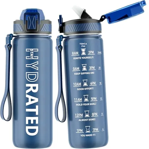 QLUR Trinkflasche 750ML, BPA-Frei Tritan Wasserflasche mit Strohhalm, Trinkflasche Sport Auslaufsicher mit Zeitmarkierung, Sportflasche für Fitness, Schule, Mitternachtsblau (1 Flasche)