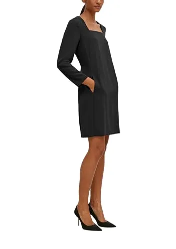 Comma Kleid mit Karreeausschnitt - Elegantes Kleid mit regulärer Passform und hochwertiger Crêpestruktur. Ideal für besondere Anlässe, mit 3/4-Ärmeln und praktischer Eingrifftasche.
