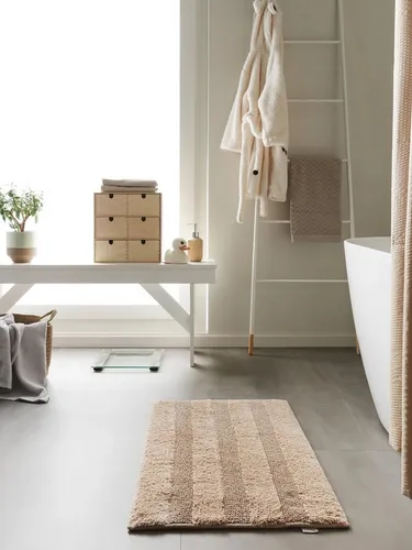 benuta Badematte Ilka, 100% Baumwolle, rechteckig, minimalistisch - Die benuta Badematte Ilka aus 100% Baumwolle vereint Funktionalität und Stil. Ihr neutraler Beige-Ton passt zu jeder Badezimmereinrichtung und sorgt für ein angenehmes Fußgefühl. Pflegeleicht und saugfähig, ideal nach dem Duschen.