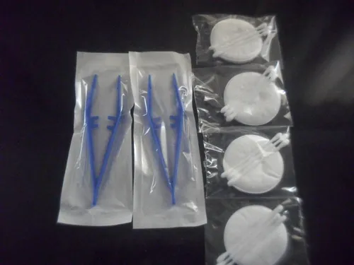 Pinzette steril + 4 x Wattepads + Wattestäbchen 2 x