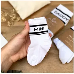 MeinBaby123® Tennissocken Geschenk Geburt Baby, Geschenkidee Schwangerschaft (Set, 1 Paar inkl. Baumwollsäckchen und Karte) Geschenk Neugeborenes, Mini,  Babyparty Mini (One Size - 3-24 Monate)