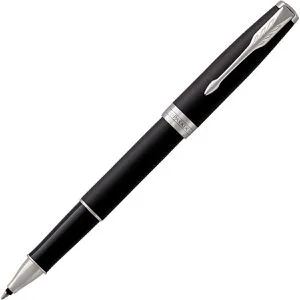 Parker Tintenroller Sonnet Matte Black P.T. - Schreibutensilien mit mattschwarz lackiertem Gehäuse und widerstandsfähiger Edelstahlspitze. Ideal für präzises, dokumentenechtes Schreiben und perfekt als Geschenk.