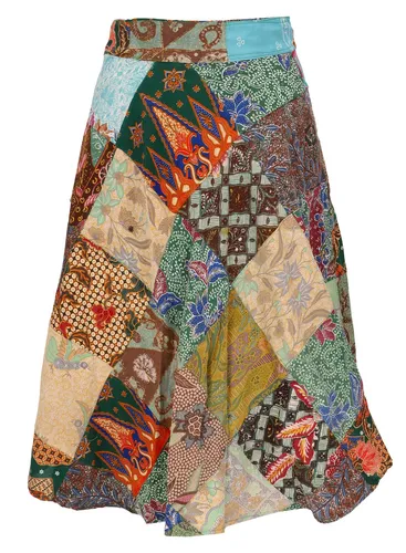 GURU SHOP Weit Schwingender Upcyceling Patchwork Wickelrock - Boho Baumwoll Maxirock für starke Frauen - Röcke für Damen, luftiger Wickelrock aus nachhaltigen Upcycling Baumwollpatches, bietet hohen Tragekomfort und ist vielseitig kombinierbar.
