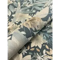 Newroom Vliestapete Amelle Dunkelblau - Vintage Blumenmuster - Elegante dunkelblaue Vliestapete mit floralem Design, ideal für eine harmonische Raumgestaltung. Hochwaschbeständig und leicht zu verarbeiten, perfekt für Wohnzimmer, Schlafzimmer und mehr.
