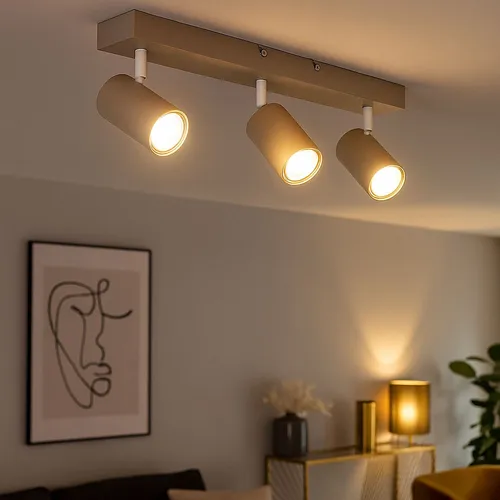 Schwenkbare Deckenleuchte 3-flammig aus sandfarbenem Metall - Lampen für Wohnzimmer, schwenkbare Strahler für flexible Lichtgestaltung und zeitloses Design in sandfarbenem Metall.