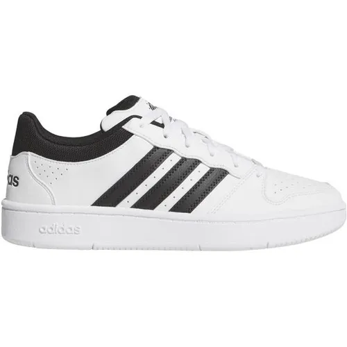 ADIDAS Herren Freizeitschuhe HOOPS CLASSIC – Stilvoll und Bequem - Die ADIDAS HOOPS CLASSIC Herren Schuhe kombinieren zeitloses Basketball-Design mit modernem Komfort. Strapazierfähiges Synthetik-Obermaterial und atmungsaktive Mesh-Einsätze sorgen für besten Tragekomfort und einen sportlichen Look.