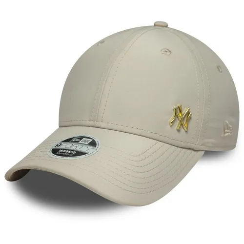 New Era 9Forty Damen Cap - FLAWLESS New York Yankees beige - Stylische beige Baseballcap für Damen, ideal für Freizeitaktivitäten. Hergestellt aus 100% Polyester, bietet sie Komfort und einen lässigen Look.