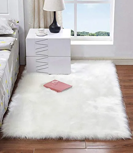 HARESLE Flauschiger Teppich Schlafzimmer, Kunstfell Teppich Wohnzimmer, Hochflor Waschbarer Teppiche, Moderner Weich Fell für Stühle Weiß Carpet（Weiß/60x90cm）