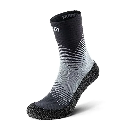 Skinners 2.0 Compression Socken Größe 45 - grau - Sportsocken mit engem, stabilen Sitz für ein authentisches Barfußgefühl beim Sport, ideal für aktive Nutzer.