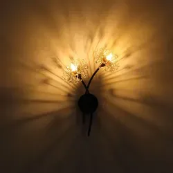 Elegante Wandlampe mit Blumenmotiven in Gold und Schwarz von Globo