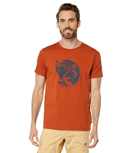 Fjällräven Herren Arctic Fox T-Shirt XXL - Terracotta Brown - Bequemes T-Shirt aus Bio-Baumwolle mit Rundhalsausschnitt. Das atmungsaktive Material bietet Bewegungsfreiheit und sorgt für hohen Tragekomfort.