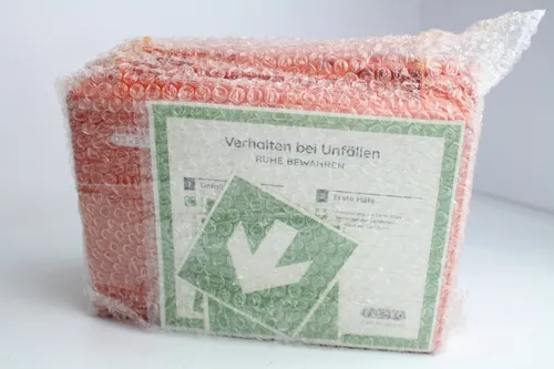 Erste Hilfe Koffer nach DIN 13157:2021 | Gefüllt mit Wandhalterung - Erste Hilfe Koffer, ausgestattet nach den neuesten Standards, ideal für Betriebe und Haushalte, inkl. praktischer Wandhalterung für schnellen Zugriff.