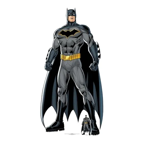 Lebensgroßer Pappaufsteller von Star Cutouts - Hochwertiger, langlebiger Pappaufsteller, ideal für Geschenke und Partys. Hergestellt aus recycelbarem Karton, sorgt er für Freude bei Fans!