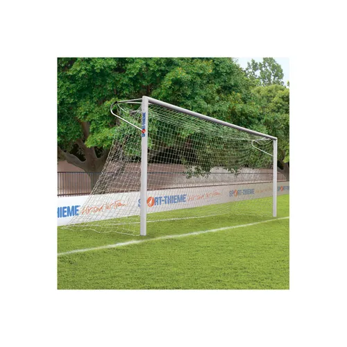Sport-Thieme Großfeld-Fußballtor 7,32x2,44 m in Bodenhülsen - Stabiles Großfeld-Fußballtor für den professionellen Einsatz. Mit fest verschweißten Pfosten und Latte, wetterbeständig und langlebig. Ideal für Spiele nach DFB- und FIFA-Vorschriften.