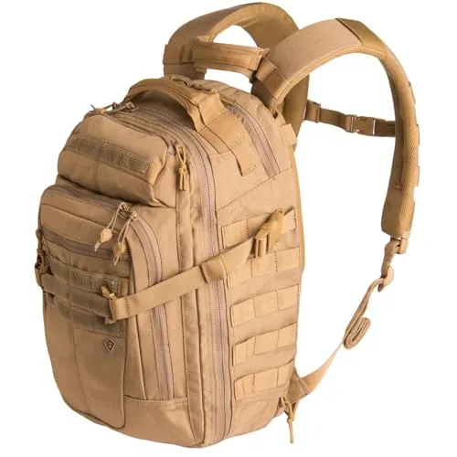 First Tactical Herren Specialist Backpack 0.5D Rucksack, Coyote - Wanderrucksäcke mit 25 Liter Volumen, 8 Taschen und abnehmbaren Schnellverschlüssen für optimale Organisation und Flexibilität beim Outdoor-Abenteuer.