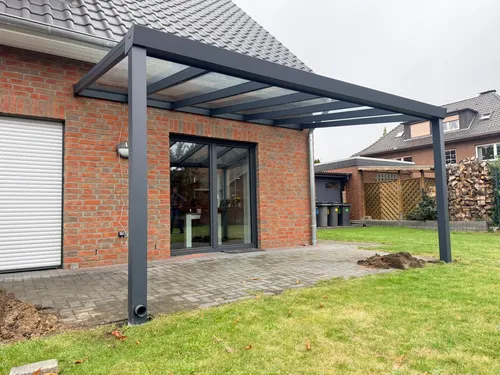 Aluminium Terrassenüberdachung Barcelona 300 x 350cm mit Stegplatten Anthrazit