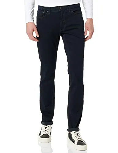 Brax 5-Pocket-Jeans Style CHUCK blau 32 - Hochwertige Jeans in dunklem Blau, ideal für jeden Anlass. Bequemer Sitz dank 6% Elastomultiester und 2% Elasthan für optimale Bewegungsfreiheit.