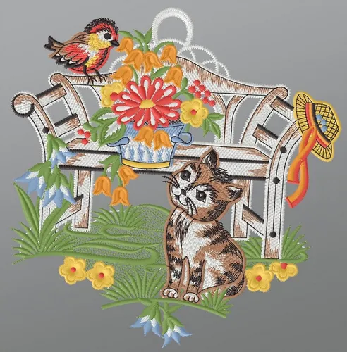 Plauener Spitze® Fensterbild lauschiges Plätzchen - Nussknacker Fensterbild, dekorativ und perfekt für eine gemütliche Atmosphäre in Ihrem Zuhause, Maße 22x22 cm, pflegeleicht bei 30 °C Handwäsche.