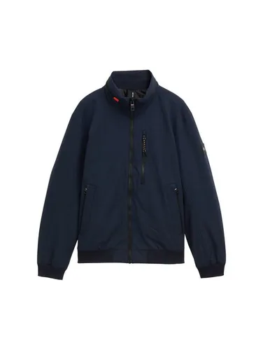 TOM TAILOR Outdoorjacke - Funktionsjacke mit verstaubarer Kapuze, wasser- und schmutzabweisend, ideal für Übergangszeiten und ausgestattet mit praktischen Taschen für Handy und Wertsachen.