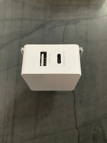 Produktbild Hama Universal-Netzteil/Ladegerät USB-Ladegerät 30W - Weiß