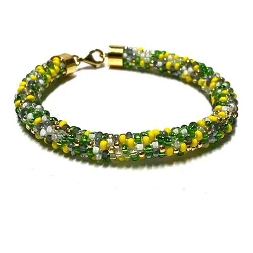 Buntes gehäkeltes Armband mit Glasperlen - Armbänder & Charm-Anhänger: Stilvolles 925/- Sterling Silberarmband, handgefertigt mit bunten Glasperlen – ein einzigartiges Geschenk für Damen und ideal für jeden Anlass.