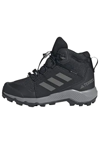 adidas Terrex Mid Gore-tex Wanderschuhe für Kinder - Wanderschuhe mit GORE-TEX Membran für trockene Füße, ideal für Abenteuer und Alltag. Leicht, langlebig und mit Speed-Lacing für einfaches An- und Ausziehen.