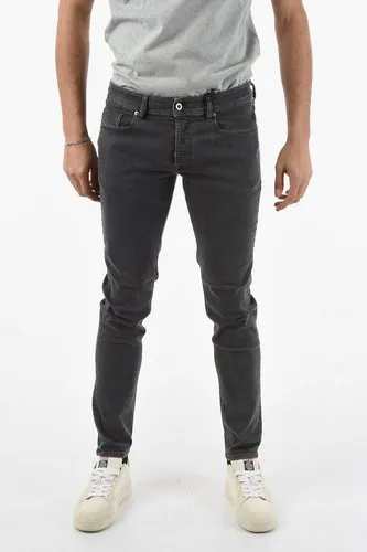 Diesel SLEENKER R18F6 Herren Skinny-fit-Jeans - Moderne 5-Pocket-Style Jeans in grau, aus hochwertiger Baumwollmischung für optimalen Tragekomfort und eine perfekte Passform.