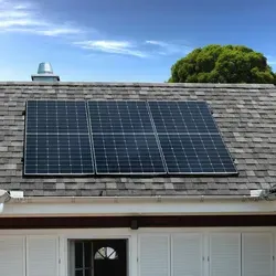 Hoymiles Bifaziales Balkonkraftwerk Komplettset mit 1350 W Wechselrichter - Effizientes Balkonkraftwerk mit drei bifazialen Solarmodulen (1350 W) und robustem Hoymiles Wechselrichter. Ideal für nachhaltige Energieerzeugung im eigenen Zuhause.